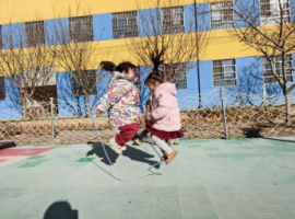 永寿县马坊镇中心幼儿园进行小篮球和跳绳过程监测